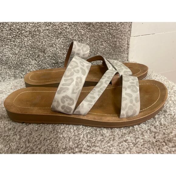 Corky’s Lydia Grey Leopard Slide Sandal, 9 - Picture 2 of 4